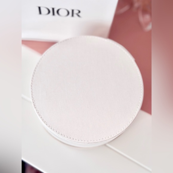 2 Options- Dior Vanity Cosmetic Case - Picture 7 of 10